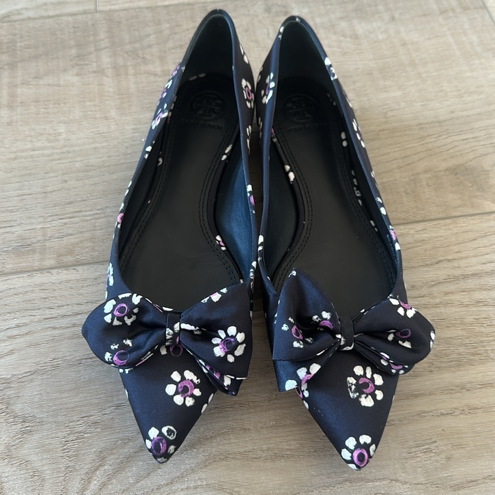 Tory Burch Rosalind Satin Ballet Flat In Black Stamped Floral Size 8 - Picture 4 of 7